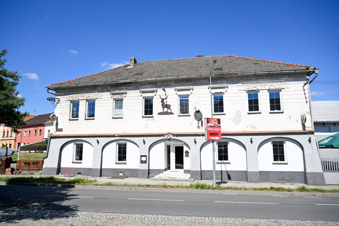 Restaurace U Jelena v Drahotuších má momentálně jiného majitele.