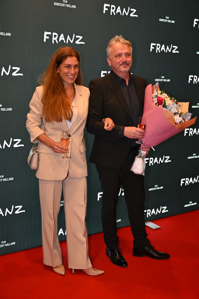 Eva Decroix zvolila dámský kostýmek.