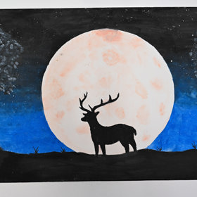 V restauraci nechybí věci s jelení tematikou.