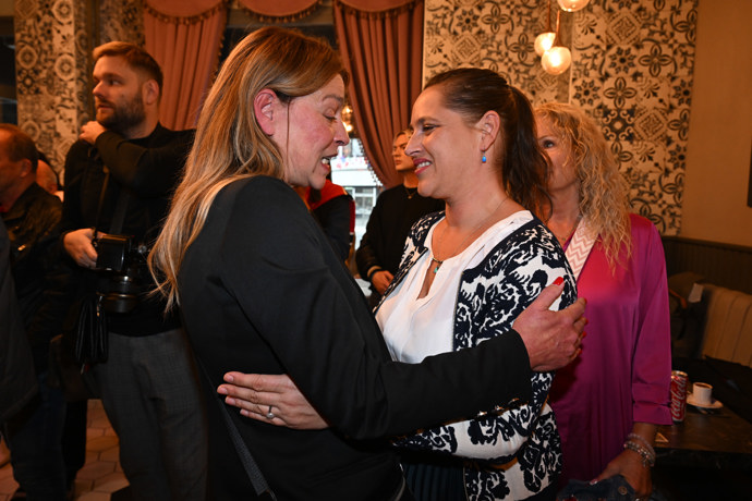 Lucie a Bára si vyměňovaly úsměvy.