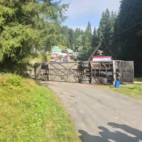 Na místě je i policie.