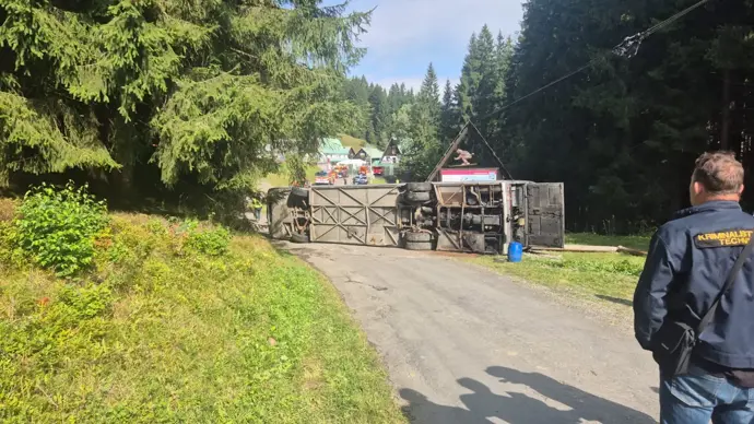 Na místě je i policie.