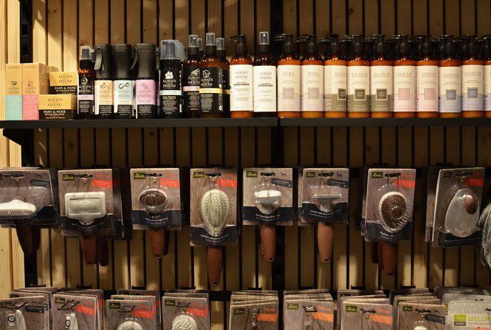 We love dogs: Prémiový butik pro psy a kočky otevírá v Praze 7 