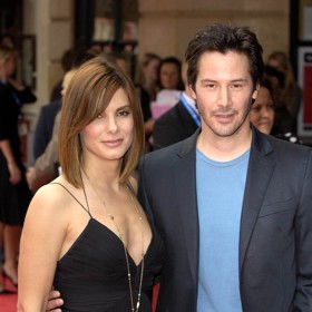 Keanu ji tajně miloval, jenže tou dobou tak trochu chodil s Winonou Ryder, a navíc měl pocit, že vztah na pracoviště nepatří.