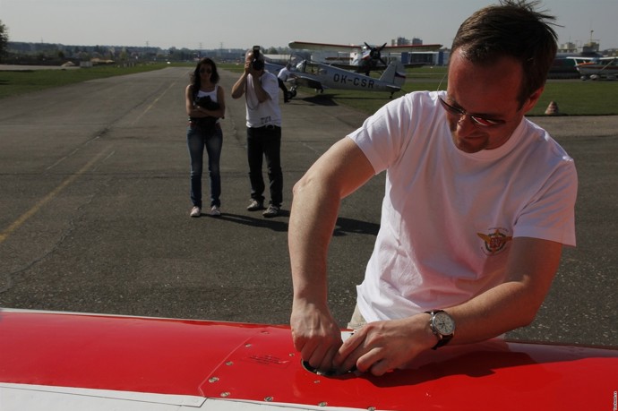 Milan Mikulecký je bývalý pilot.