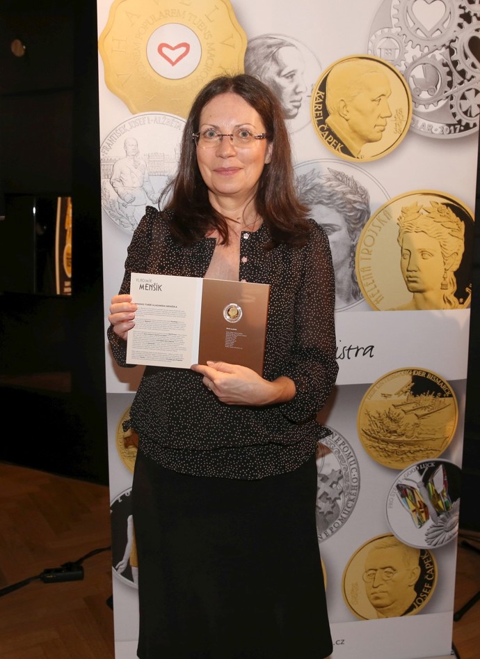 Dcera Vladimíra Menšíka Martina Menšíková.