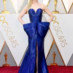 Nicole Kidman byla v této královsky modré róbě z Armaniho dílny na předávání Oscarů v roce 2018 nepřehlédnutelná. Herečka modely od legendárního návrháře vynesla opakovaně