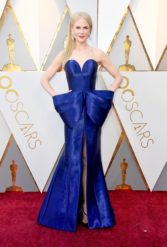 Nicole Kidman byla v této královsky modré róbě z Armaniho dílny na předávání Oscarů v roce 2018 nepřehlédnutelná. Herečka modely od legendárního návrháře vynesla opakovaně
