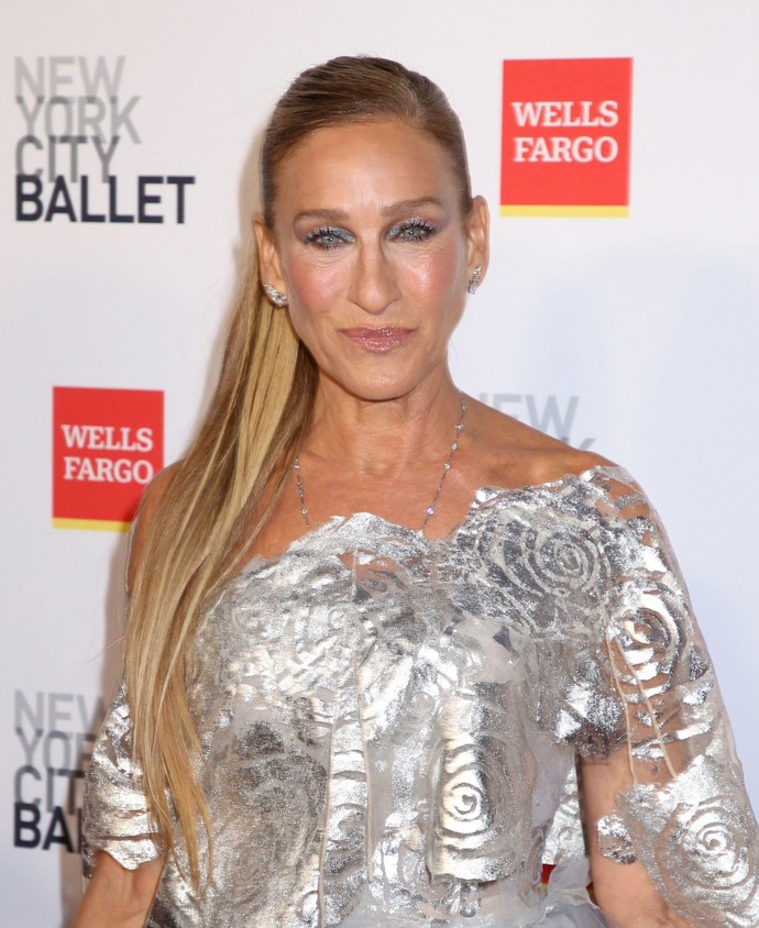 Šedé líčení dokonale koresponduje s barvou očí herečka Sarah Jessicy Parker.