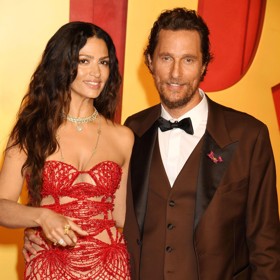 Matthew McConauhley poznal manželku, brazilskou modelku Camilu Alves, před 19 lety. Svatbu měli o šest let později a jejich vztah stále vzkvétá.