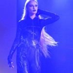 Vivian Wilson se v létě představila v Los Angeles také jako drag queen pod uměleckým jménem Vivllainous.