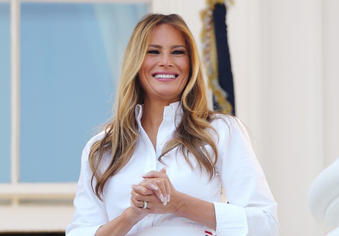 Změna odstínu vlasů je u Kate markantní, ale není sama, kdo se rozhodl před zimou takto odlehčit účes. Stejný nápad měla v létě také první dáma USA Melania Trump.