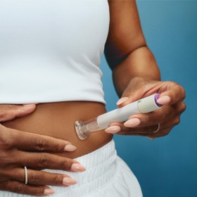 Serena Williams propaguje injekční léky na hubnutí.