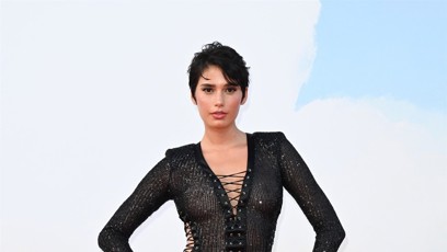 FOTO: Influencerka Luna Shirin Rasia oblékla průsvitné šaty.