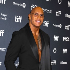 Parčík zlákal k prvnímu sexu v pouhých 14 letech herce Dwaynea Johnsona, žádné romantiky se v něm ale nedočkal. Akt lásky mezi ním a starší spolužačkou ze střední narušili agilní policisté. "Najednou nás zalilo světlo reflektorů. Slyšeli jsme, jak strážník stahuje okénko u auta a ptá se: 'Jste v pořádku, madam?' Prostě hotová noční můra," svěřil se herec. Dívka se následně oblékla a potvrdila, že skutečně nebyla napadena.