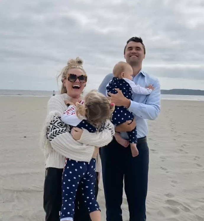 Aktivista Charlie Kirk byl zastřelen.