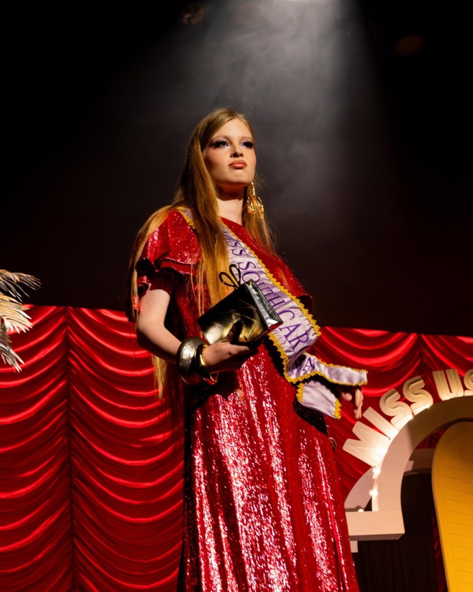 Nejstarší dcera Elona Muska Vivian Jenna Wilson ovládla módní přehlídku návrháře Alexise Bittara na newyorském týdnu módy a sní o tom, že se jednou bude modelingem živit.