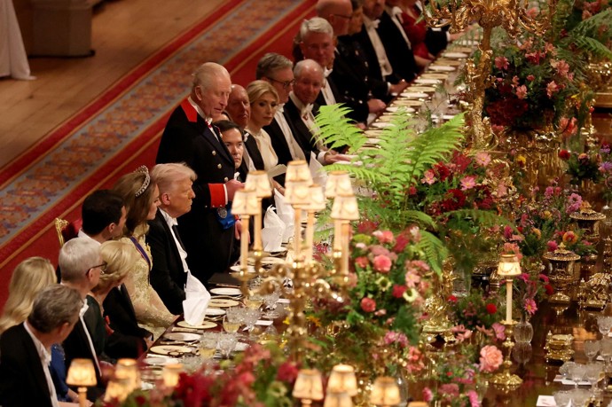Král Karel III. na královském banketu pro Donalda Trumpa.