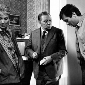 Na snímku z filmu Kulový blesk jsou Daniela Kolářová, Rudolf Hrušínský a Josef Abrhám.