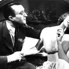 Herec Oldřich Nový byl hvězdou číslo jedna. Jako milovník se objevil v mnoha filmech, zde na snímku s Natašou Gollovou v oblíbené komedii Eva tropí hlouposti, kde si zahráli sourozeneckou dvojici.