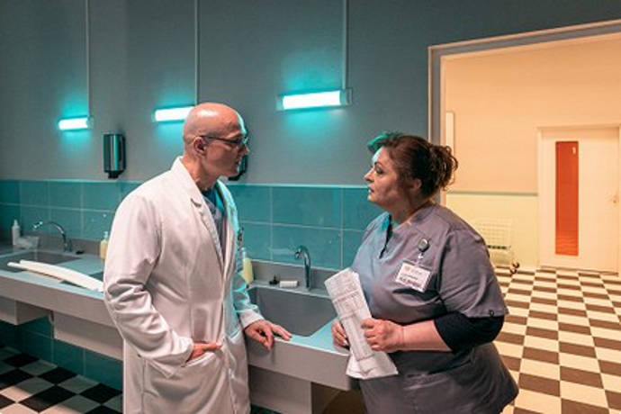 Navíc stále hraje. Objevila se například ve slovenském krimi Ultimátum, které lze přehrát i na iVysílání.