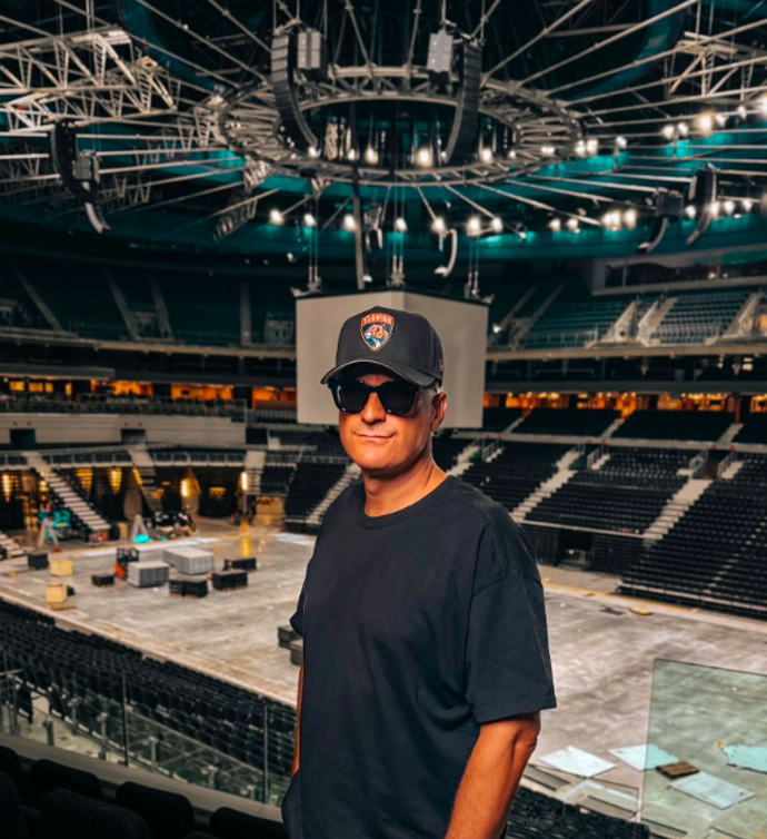 DJ Wich oznámil, že Ektor bude chybět na jeho největší show v O2 areně.
