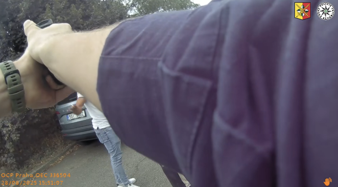 Policie dopadla tři slovensky hovořící muže, kteří měli zneužít handicapovanou ženu v Praze.