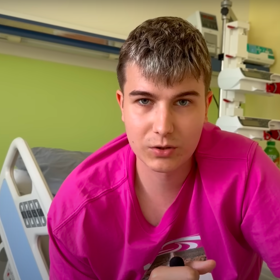 Adam vydal nové video s informacemi o své nemoci.