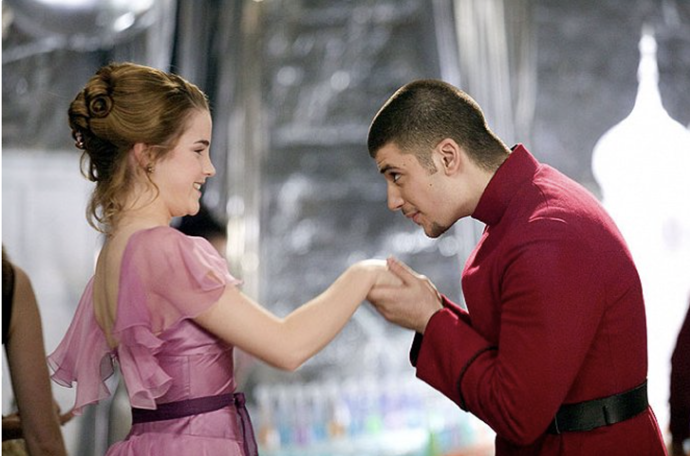 Stanislav Yanevski a Emma Watson ve filmu Harry Potter a Ohnivý pohár.