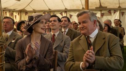 FOTO: Elizabeth McGovern a Hugh Bonneville ve snímku Panství Downton: Velké finále.
