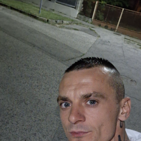 Roman z Výměny manželek zemřel, údajně se měl předávkovat.