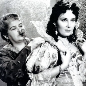 Antonie Nedošinská a Lída Baarová ve filmu Dívka v modrém.