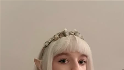 FOTO: Anna Marie Valentová s elfími ušima.