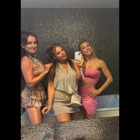 Martina vyrazila s kamarádkami na Ibizu.