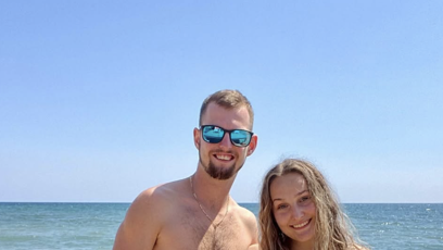 FOTO: Jan Štefela s partnerkou Sárou.