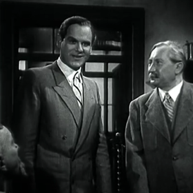 Vítězslav Vejražka se kromě herectví věnoval práci pro StB, za úkol měl jako vyhlášený hezoun kompromitovat krásné a inteligentní ženy. Využíval k tomu pronajatou garsonku vybavenou skrytou kamerou.