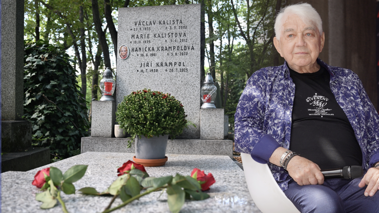Jiří Krampol má konečně důstojný hrob. Spočine vedle Haničky