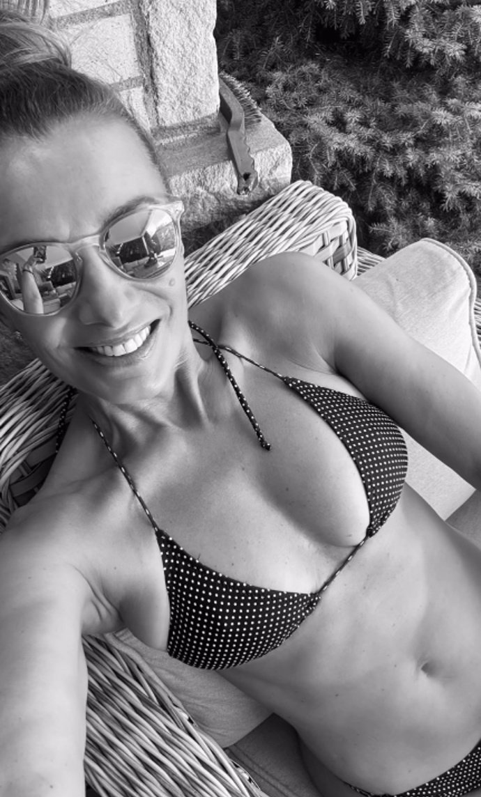 Alice Bendová se ukázala v plavkách.