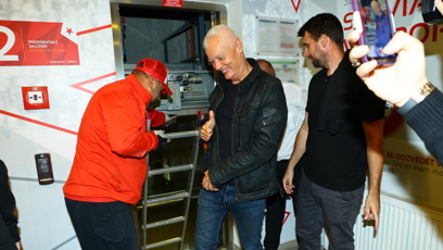 FOTO: Kapela Elán uvízla ve výtahu.