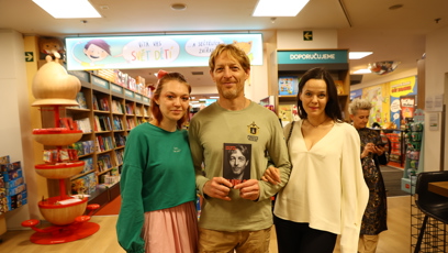 FOTO: Viktorie Janečková, Karel Janeček a Lilia Khousnoutdinová působí harmonicky.