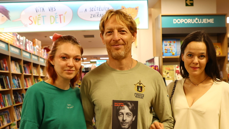 Viktorie Janečková, Karel Janeček a Lilia Khousnoutdinová působí harmonicky. 