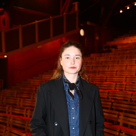 Jindřiška Hanušová v divadle Na Fidlovačce.