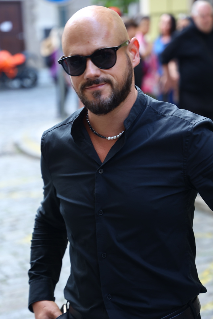 Zádušní mše za Jiřího Krampola si nenechala ujít celá řada známých tváří.
