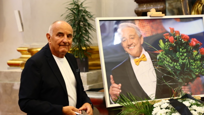 FOTO: Miloš Schmiedberger uspořádal zádušní mši v kostele sv. Tomáše.