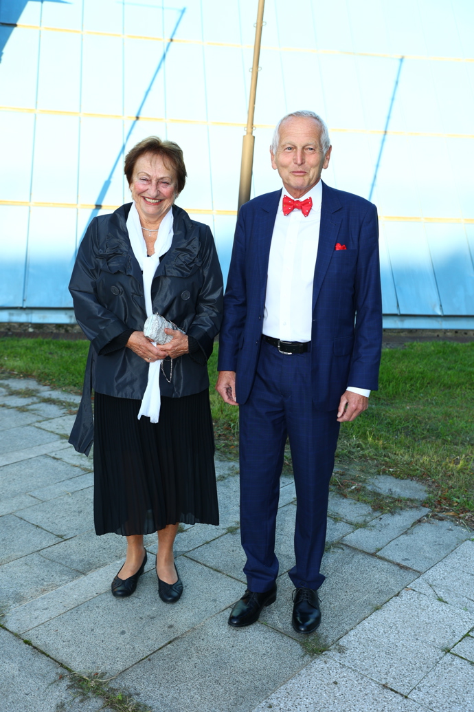 Jan Pirk také dorazil.