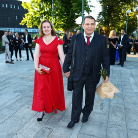 Jiří Paroubek s partnerkou Gabrielou vyrazili na muzikál Ples upírů.