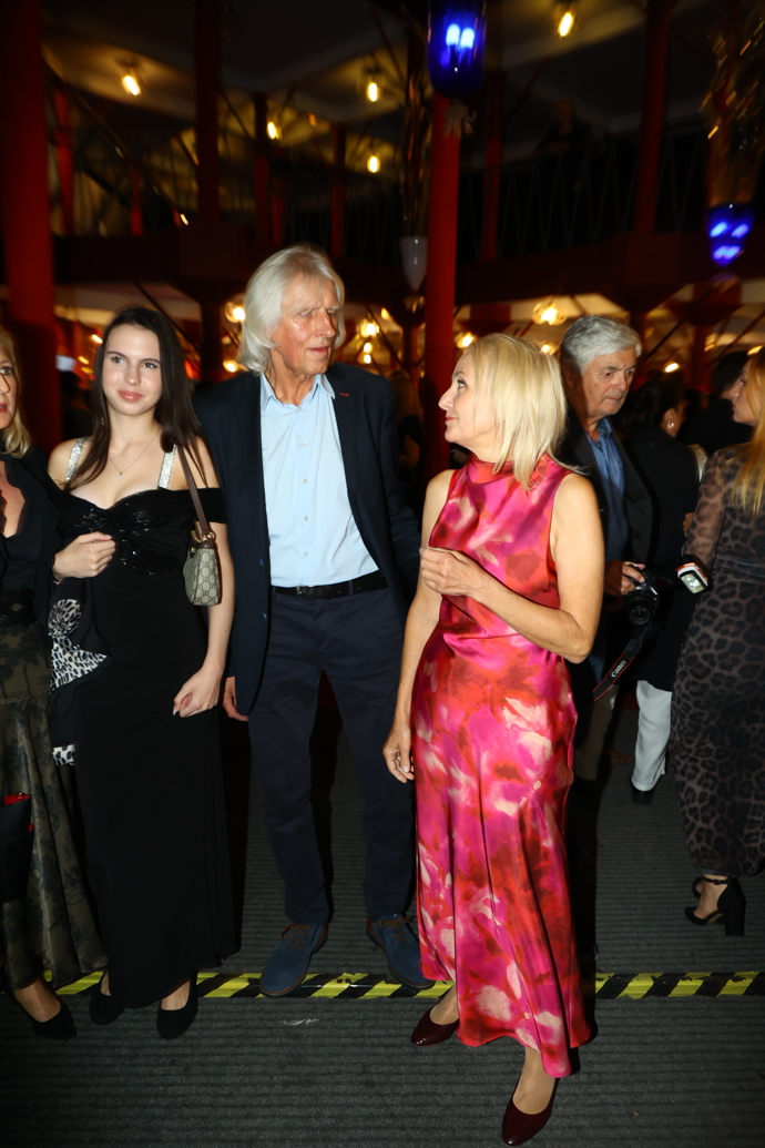 Veronika Žilková dorazila s partnerem.