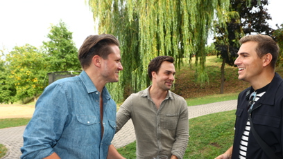 FOTO: Ondřej Brzobohatý, Ondřej Rychlý a David Gránský při konverzaci.