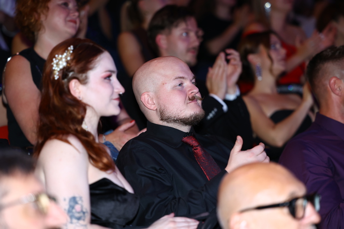 V hledišti na premiéře nechyběl ani syn Ivety Bartošové, Artur. 