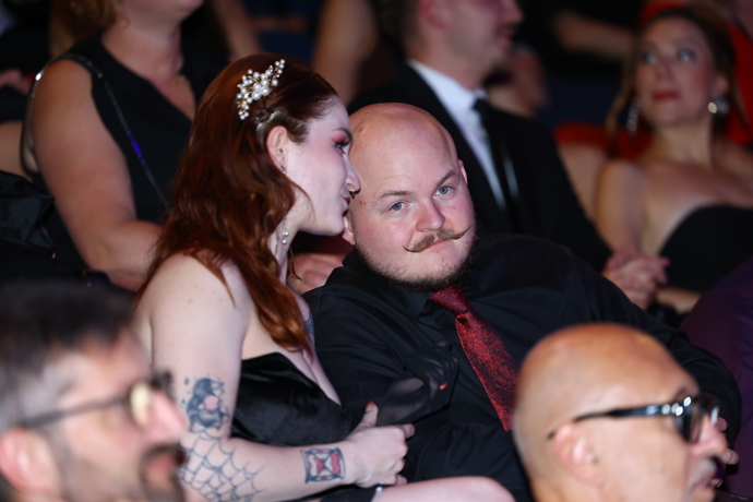 Artur Štaidl přišel na premiéru muzikálu Ples upírů s doprovodem.